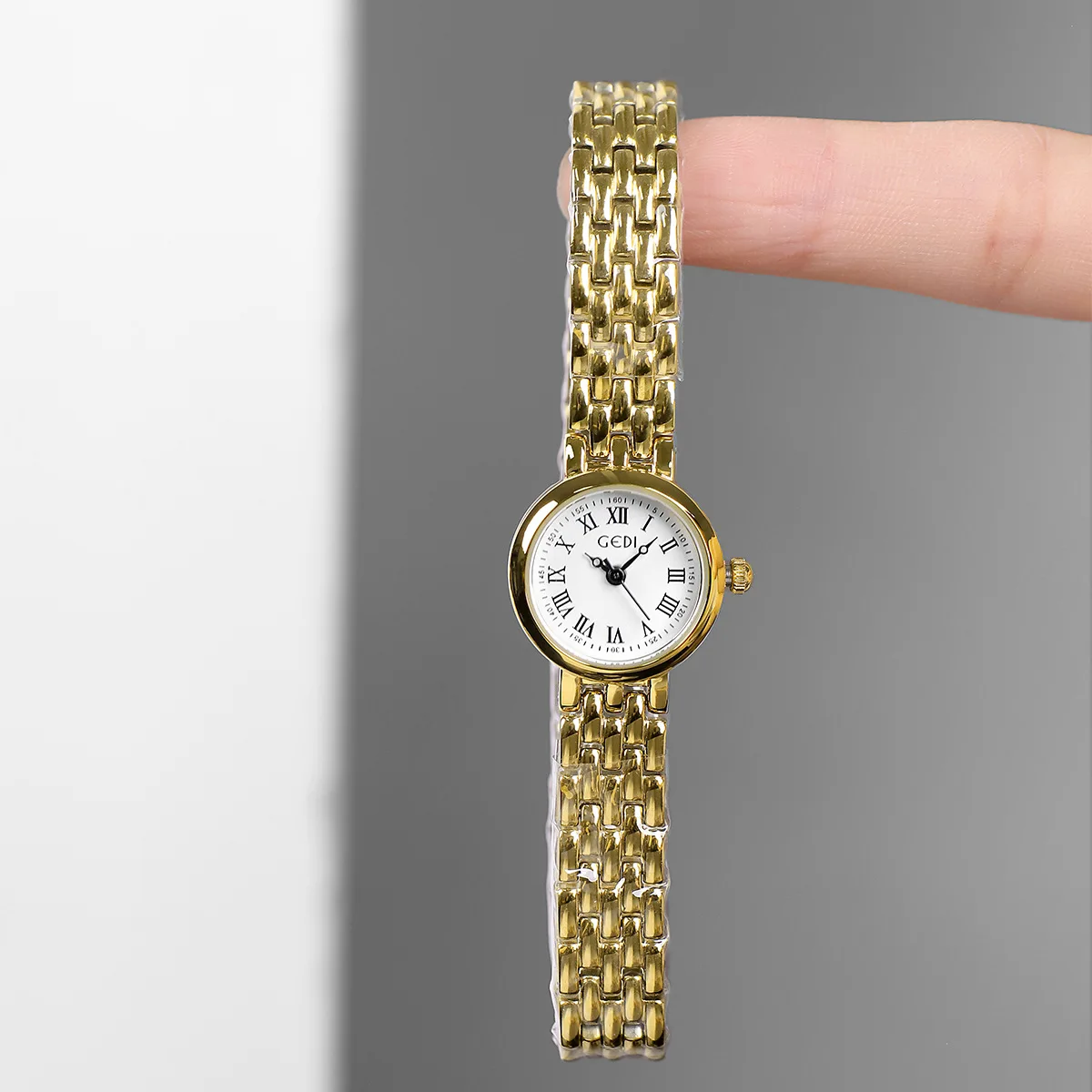 Quartz Women's Watch OM-496234