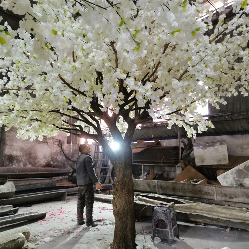 Большое искусственное зеленое фикусовое дерево высокое банское для декора