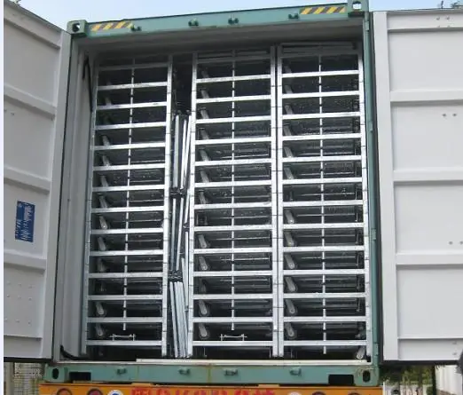 loading in container 2(1).jpg