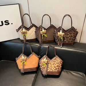 Large Capacity Crossbody Bag with Pendant 2026 New Fashionable Leopard Print Shoulder Bag High Quality Handbag for Women