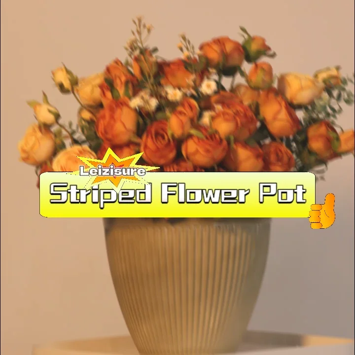 Lightweight Outdoor Decorative Plastic Flower Pots Planters Multisizes