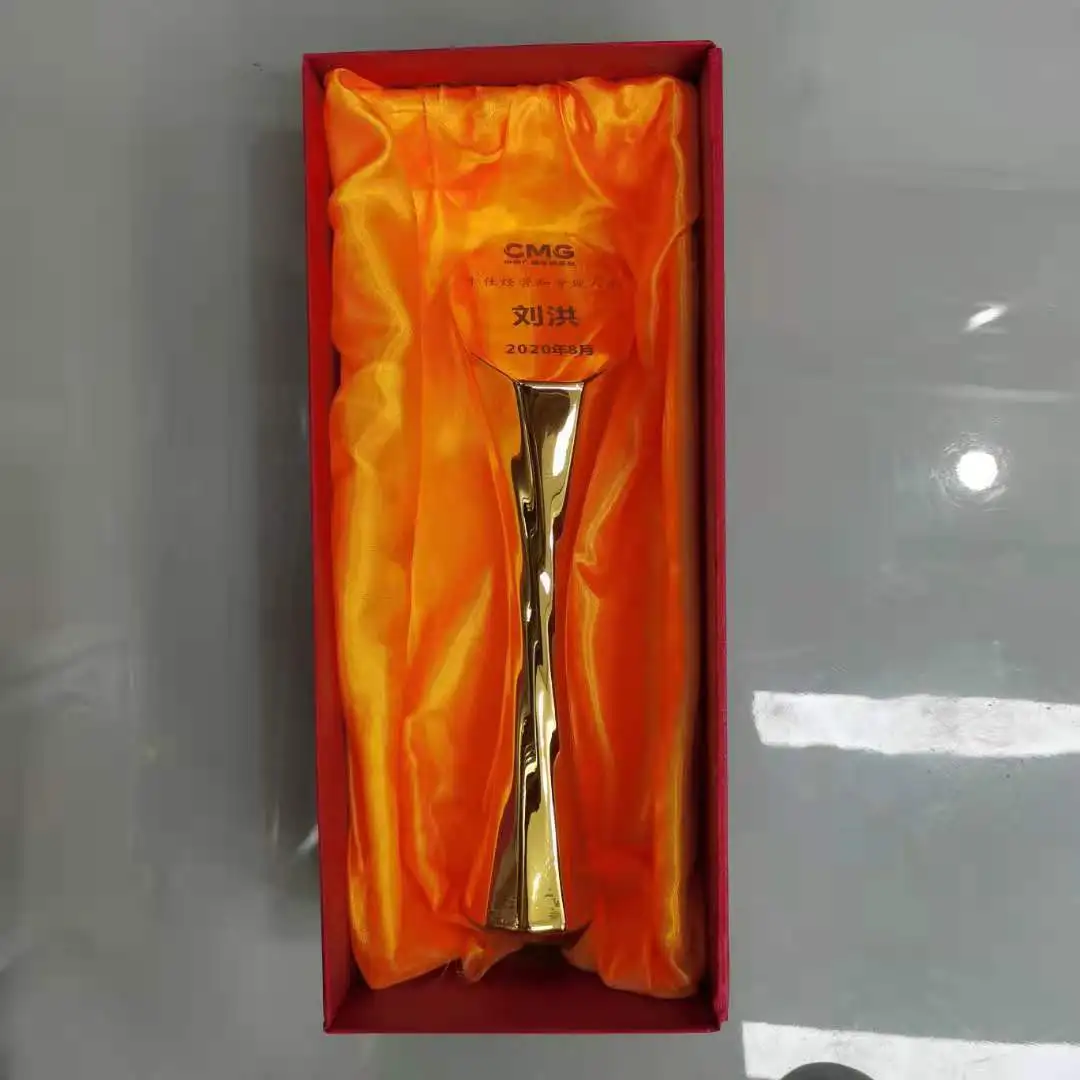 Specialized Custom Uae Highend Metal Souvenir Trophies And Medals Race