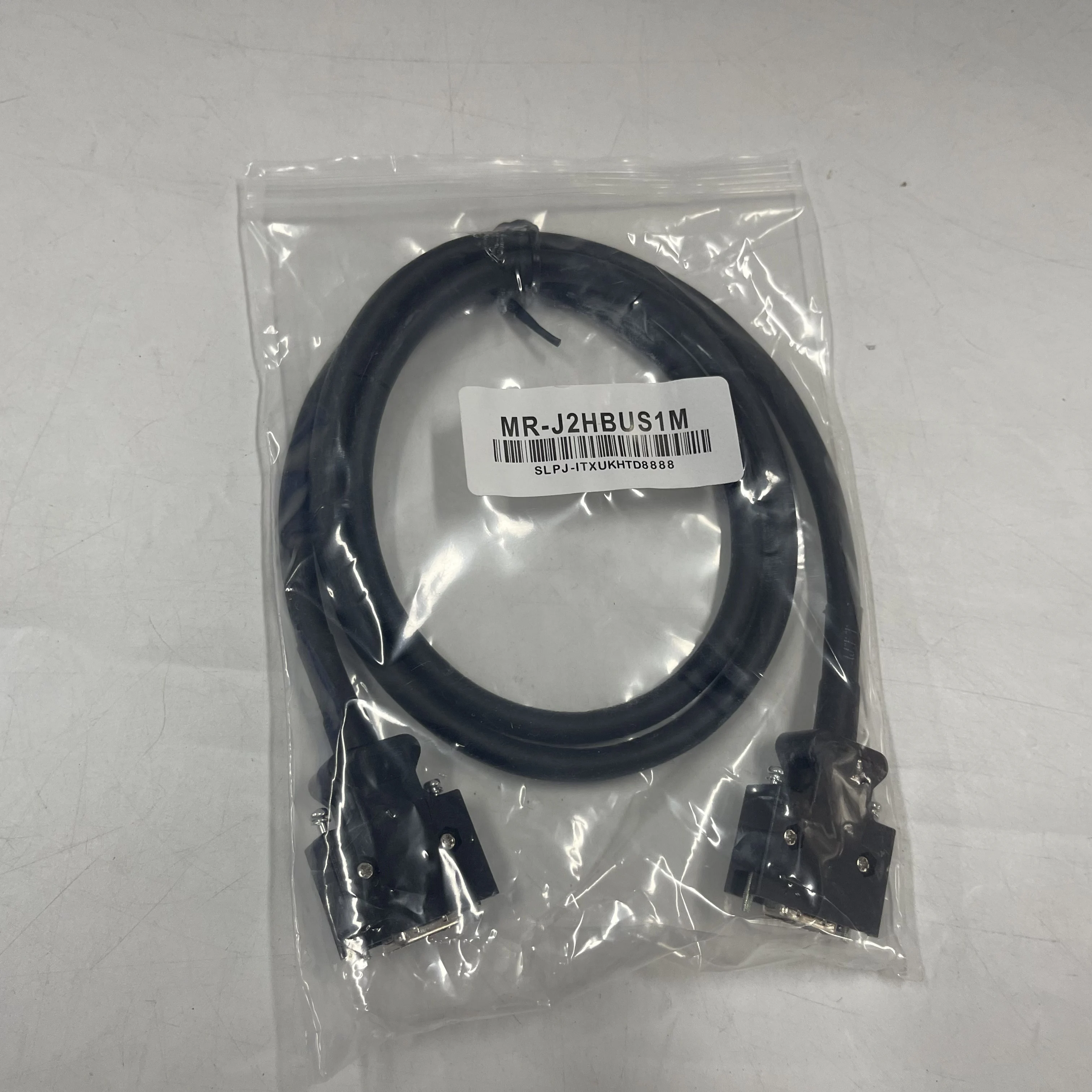 MITSUBISHI Servo Bus Cable MR-J2HBUS1M MITSUBISHI Servo Bus Cable MR-J2HBUS1M