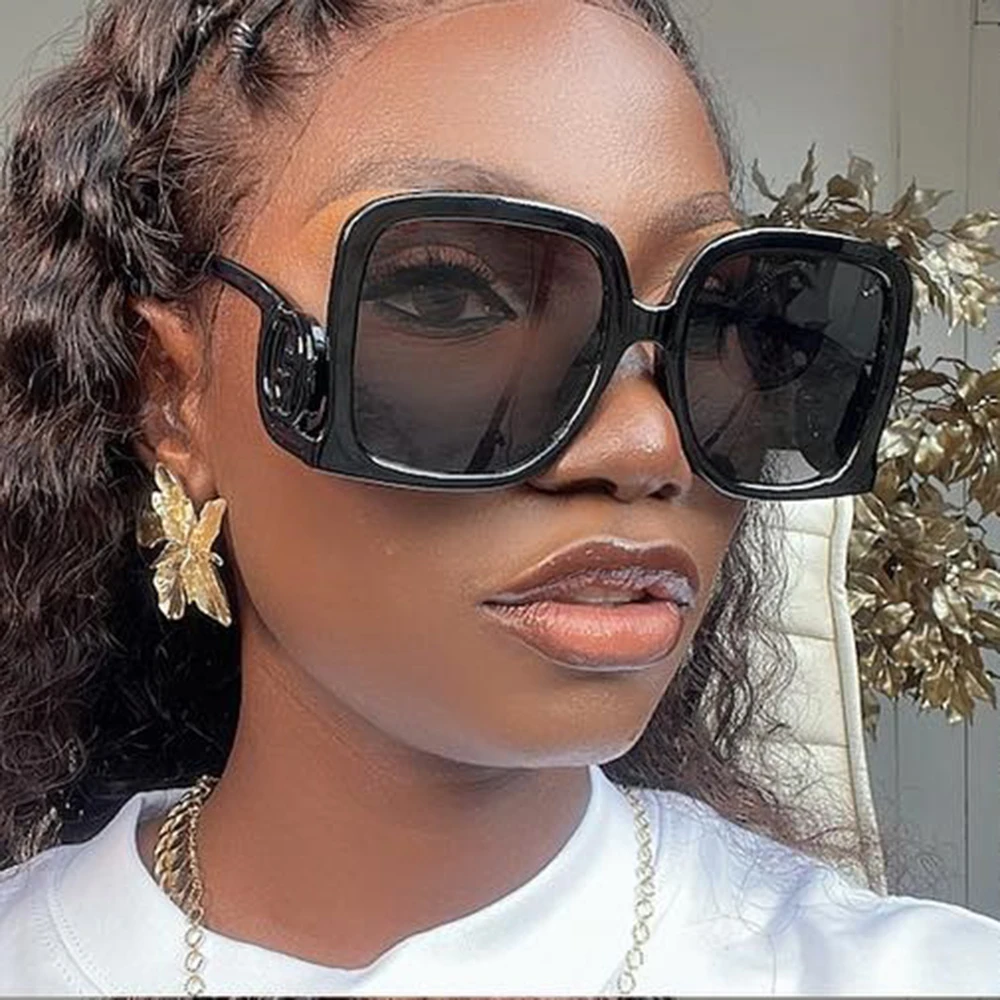 Vintage Oversized Square Gradient Y2K Sunglasses for Women  display picture 3