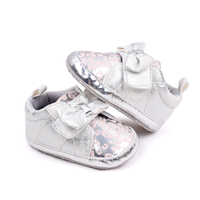 Spring and Autumn Shallow Bow Bright Surface Soft Soled Baby Walking Shoes for Girls details