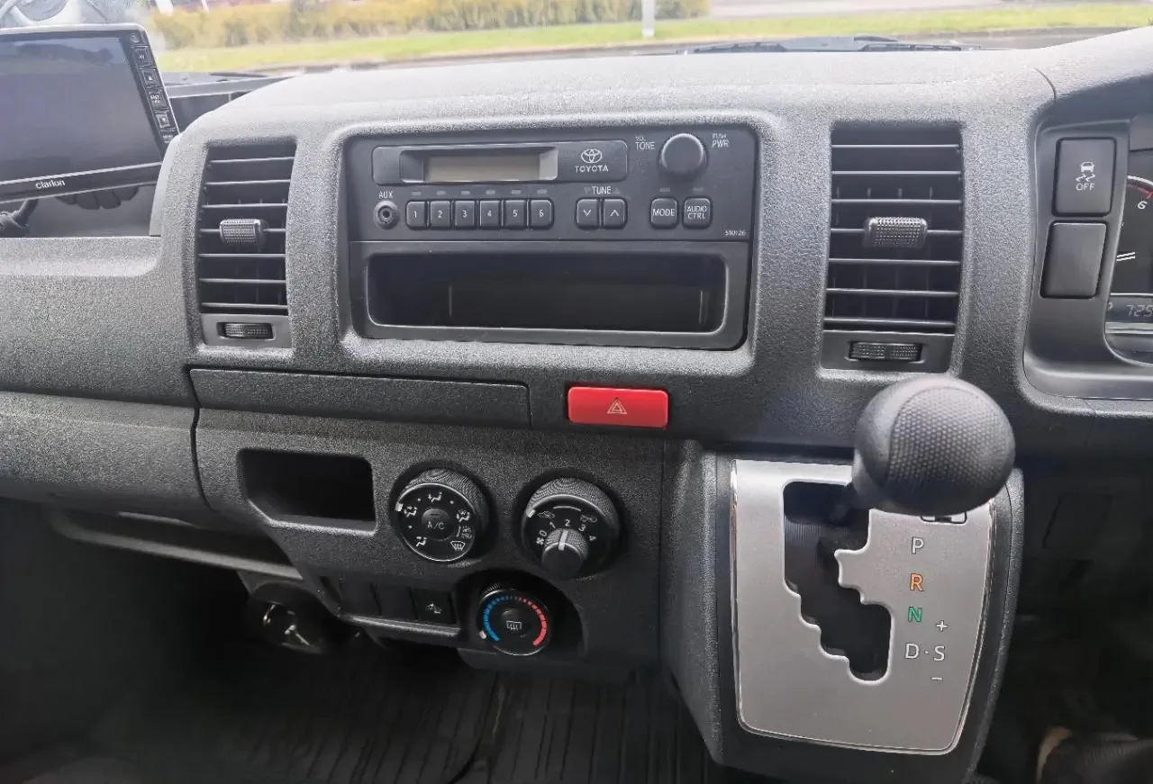 Spots Goods Toyota Hiaces Bus 9 Seaters Hiace 300 Used Toyota Hiace Van for Sale