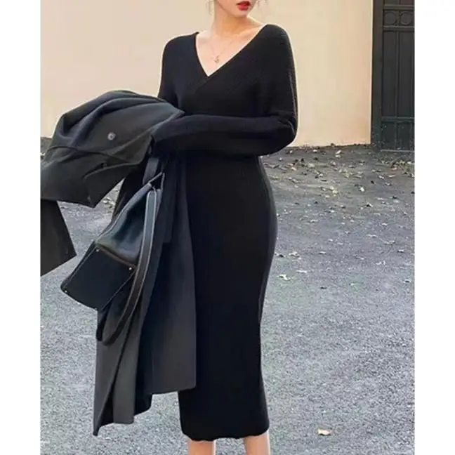 Women's Polka Dot Color Block Long Dress - Cross V-Neck Pleated Midi Skirt For Fall & Winter