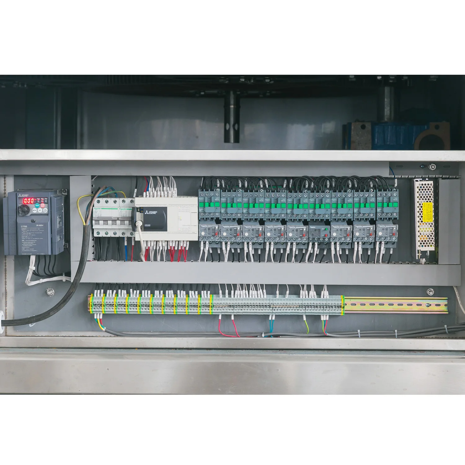 Yufeng China Factory 3000LPH Carbonated beverage mixing machine with 3 tanks