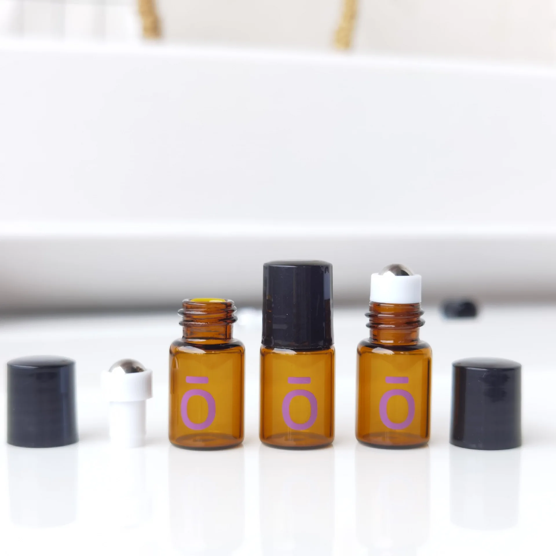 ドテラ ロールオンボトル 空ボトル ガラス製ローラーボトル 2ml