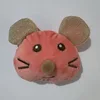 Ratón gato y muñeco de menta.