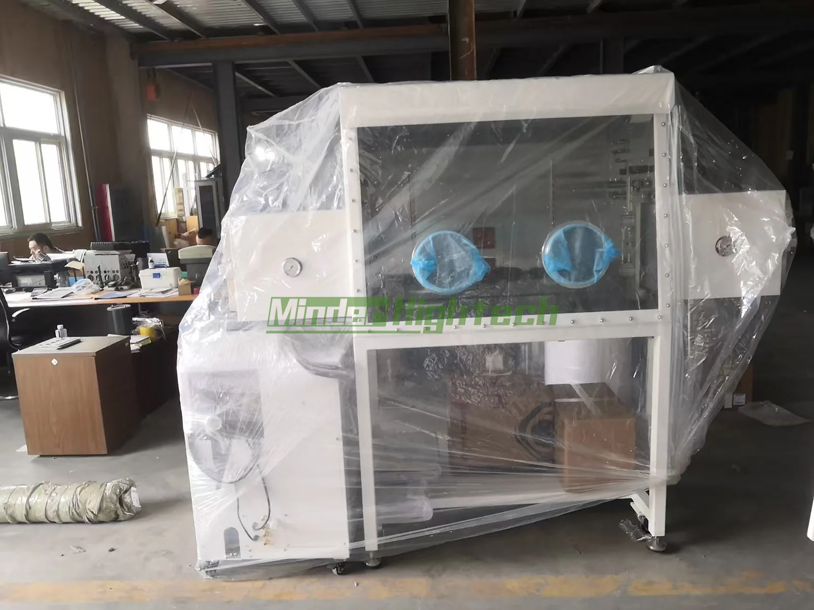 Vacuum Glove Box with 3 Gloves