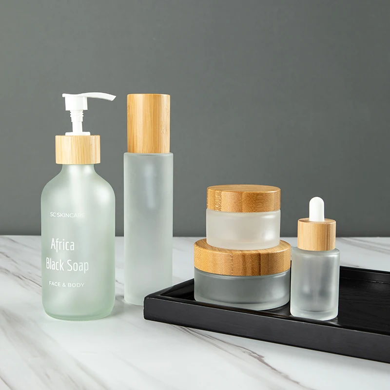 Frost Customized Logo Printed 250ml Boston Round Shampoo Dispenser Bath Salt Container Skincare Cream Glass Jar with Bamboo Lid