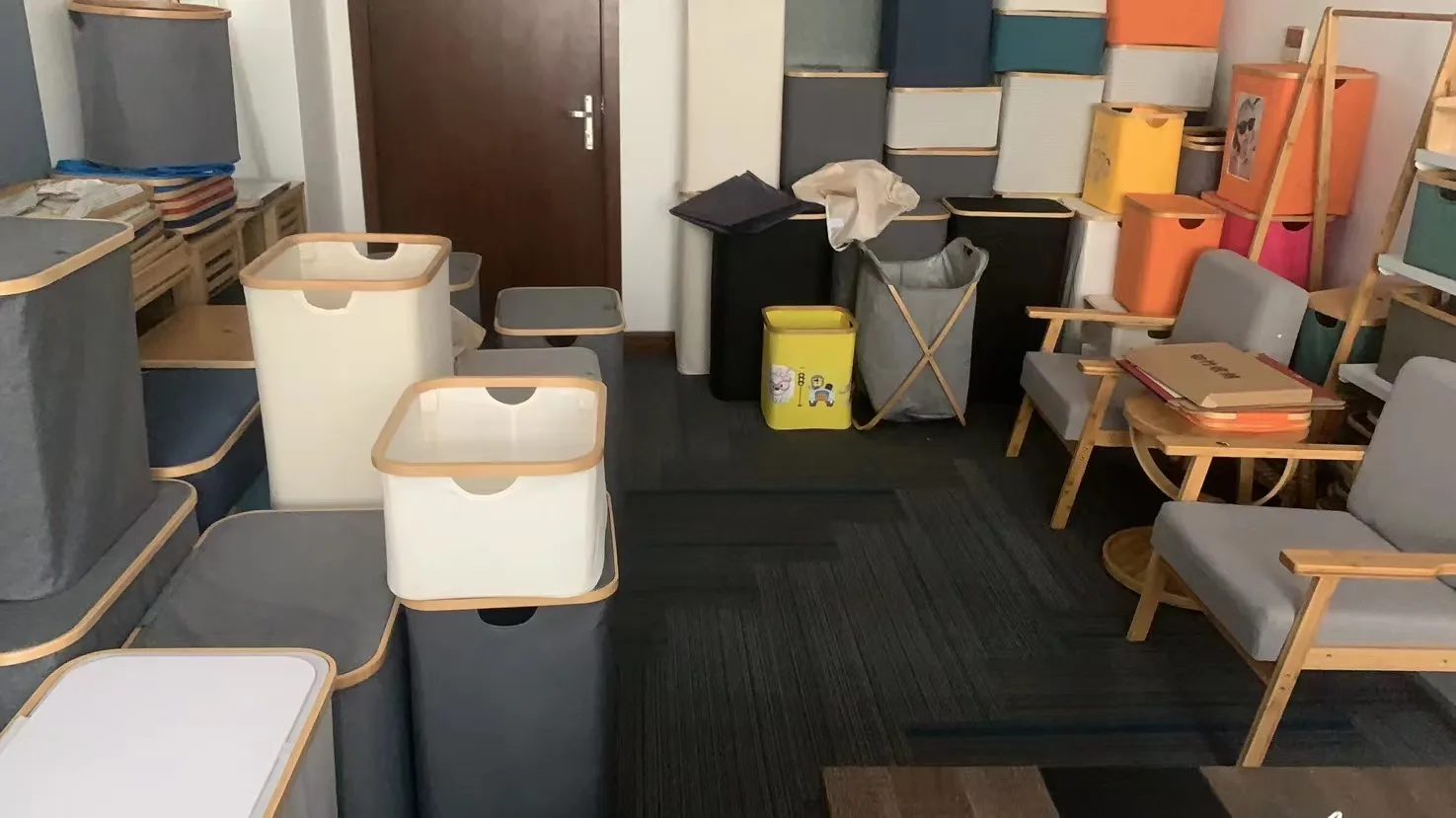 Wholesale Grey Tall Laundry Basket With Bamboo Handles And Lid For