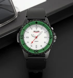 SKMEI 2433 Men's Quartz Business Watch-ABS Case TPU Band 5BAR Water Resistant Luxury Design Glass Crystal Hook Buckle Pointer