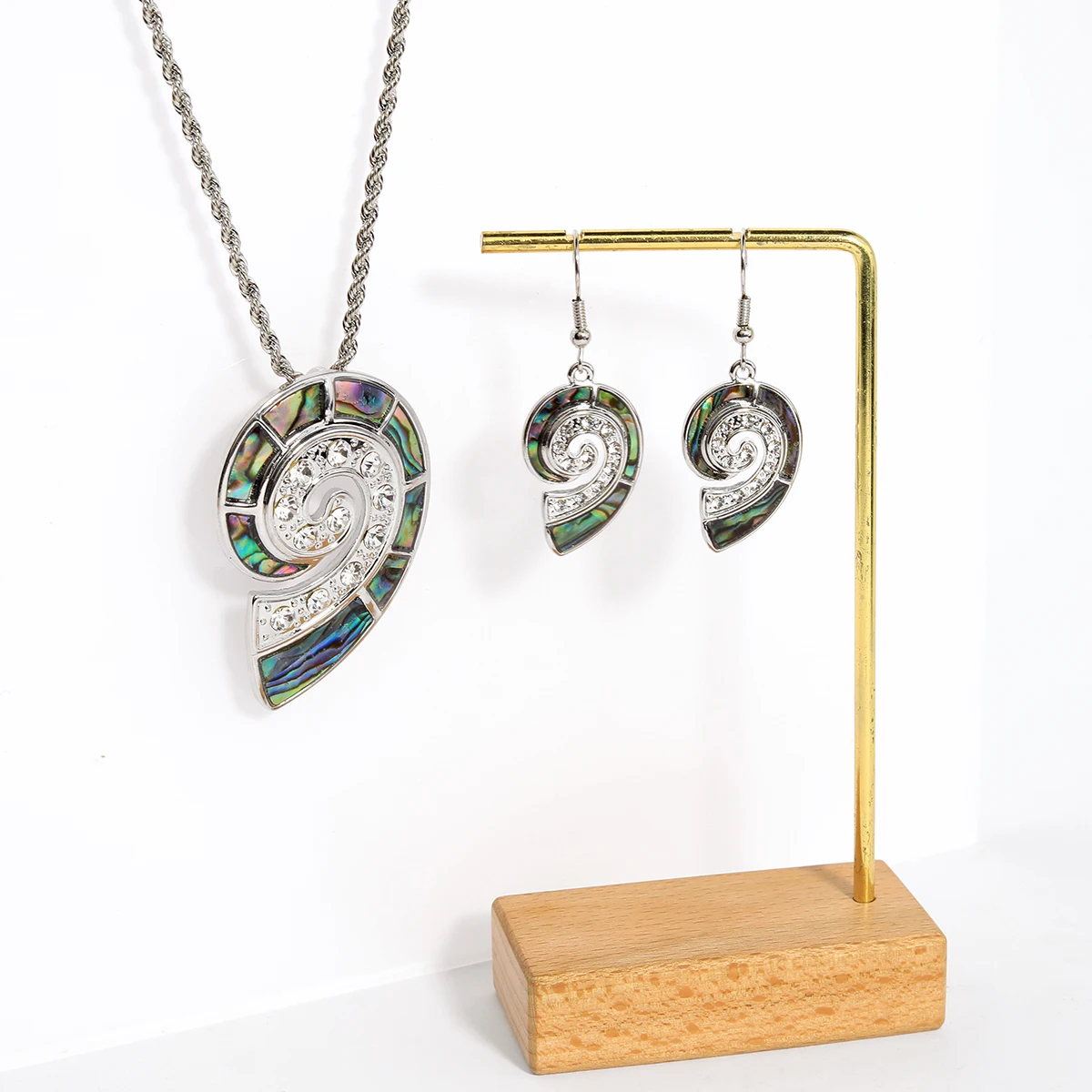 Compra Orecchini in conchiglia e argento - Goccia ovale - Abalone all'ingrosso