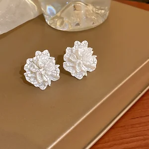 Fashion Earrings Wholesale Beautiful White Acrylic Flowers Earrings Designer Brand Earrings Party Fancy Jewellery for Ladies