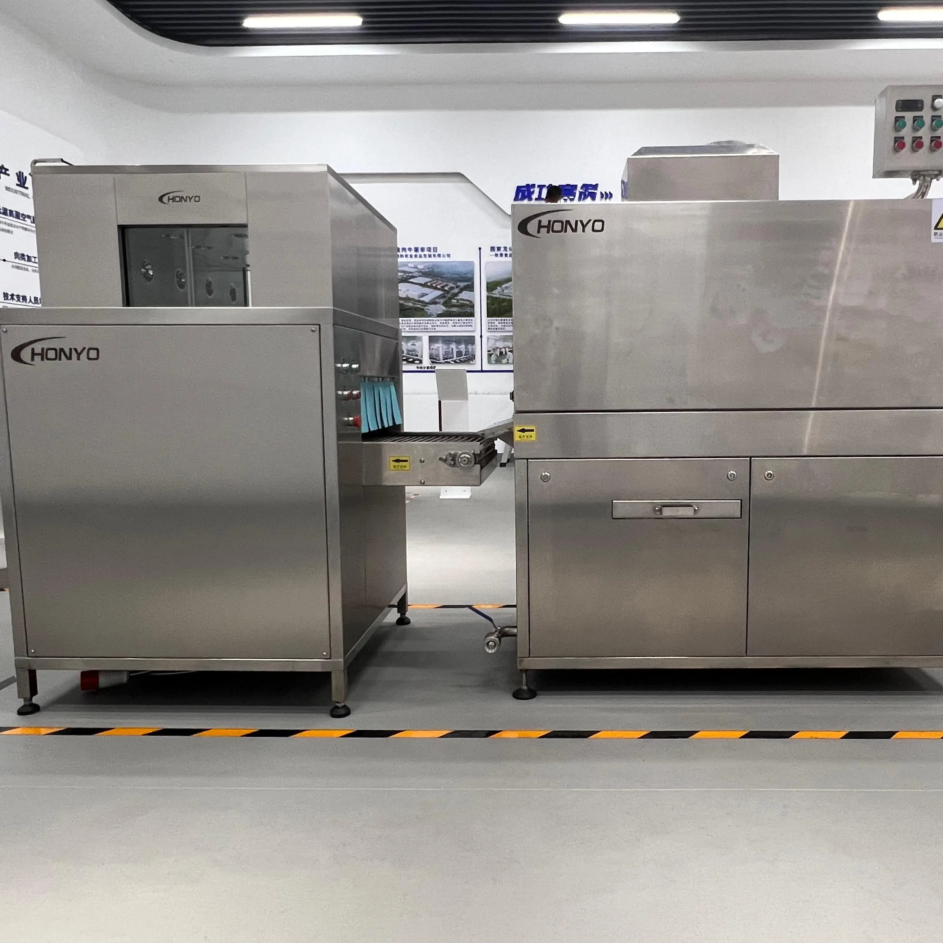 Professional shrink packaging equipment for chicken processing, meat packaging and food industry facilities