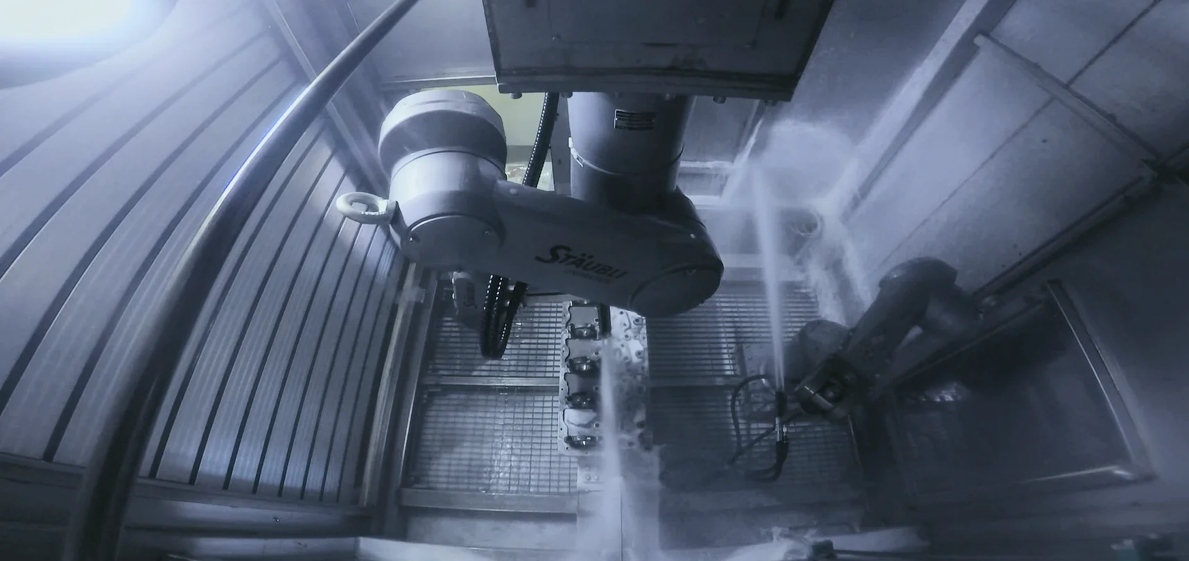 Rail-Guided Robotic Cleaning System for 6-Cylinder Diesel Engine Cylinder Heads Shimada Big Bird Cleaning Machine CH details