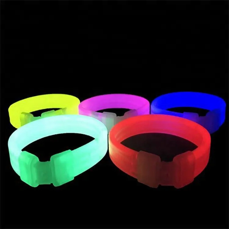Яркий светящийся браслет с принтом логотипа для вечеринки на Хэллоуин