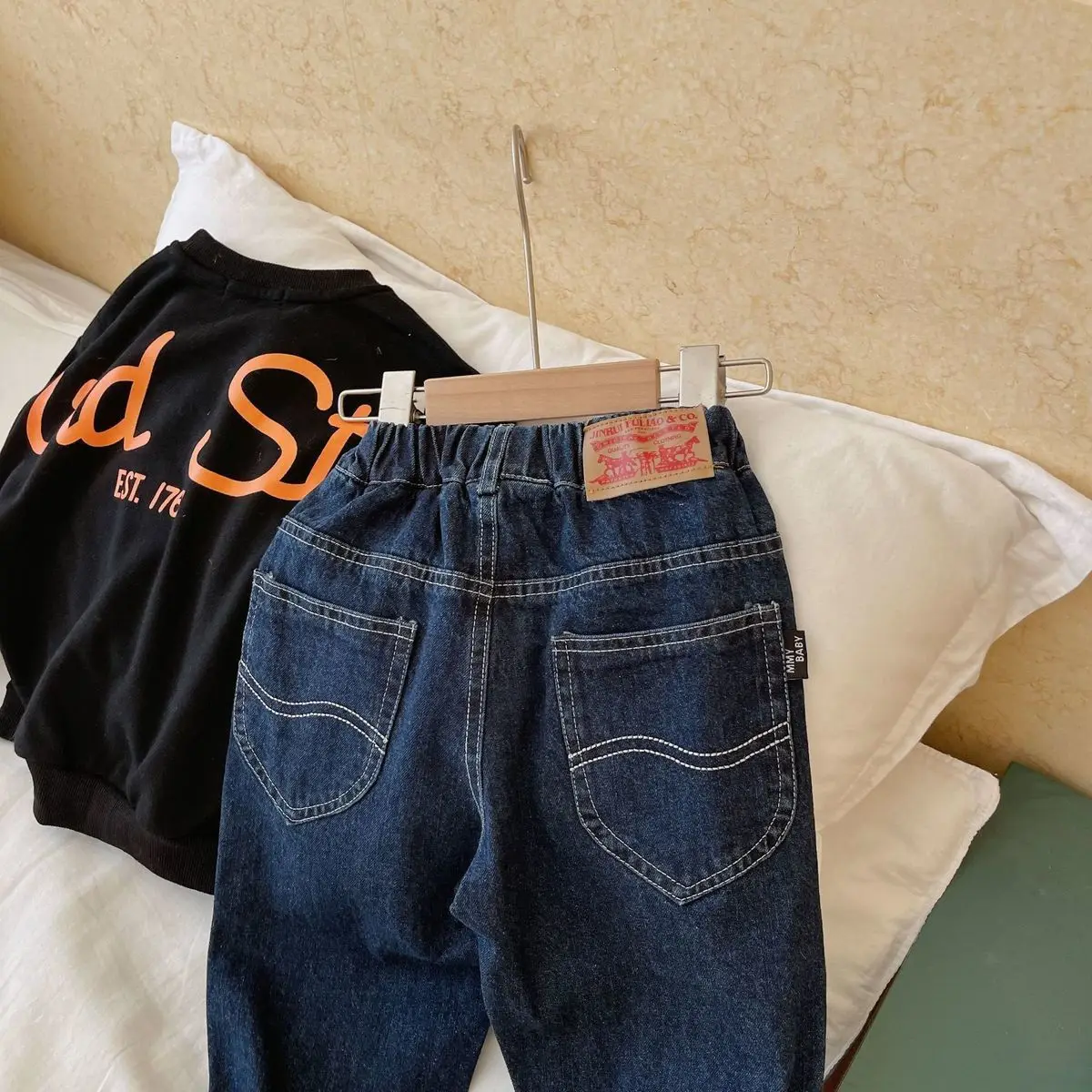 2025 Spring and Autumn Trendy Loose Fit Denim Pants for Kids Stylish Casual Trousers Printed Fabric Jeans for Boys and Girls