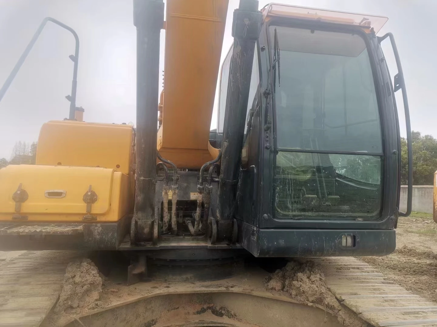 Used Excavators Crawler Excavator Digger Hyundai 225 Vs 21ton 22ton ...