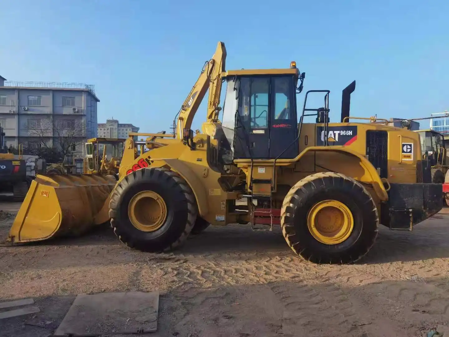 Cheap second-hand wheel loader CAT 966H/Crawler 966/950G/962H/950E/966G/ with high operating efficiency and low price