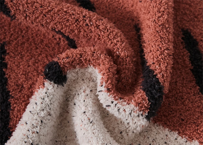 New design light weight 100% polyester cute tiger jacquard knitted throw blanket for winter home decoration sofa and travel FSH manufacture