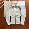 Sudadera con capucha de tela polar gris