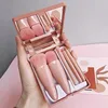 5 brochas con caja