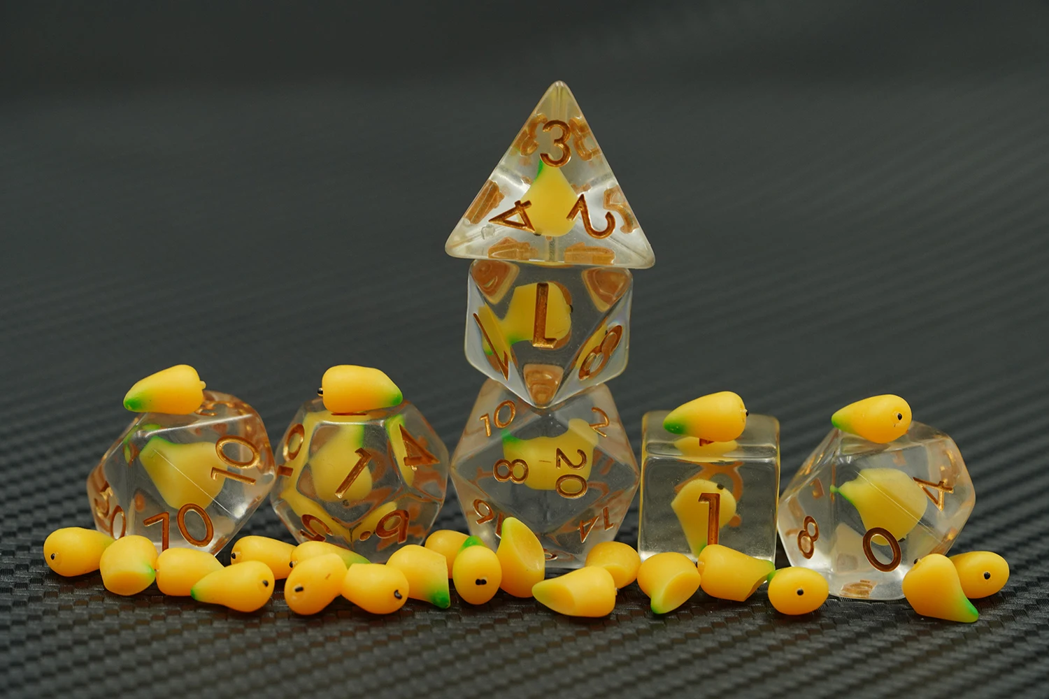 7-Die Polyhedral Dice Set Filled Fruit Mango Design 16mm Resin DND D&D RPG Game for Dungeons Dragons for MTG Pathfinder supplier