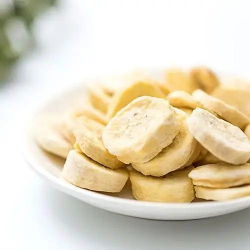 베이킹 및 요구르트용 바삭한 FD 바나나 칩/큐브, 비건 글루텐 프리 건강 스낵 저렴한 가격 냉동건조 바나나 스낵
