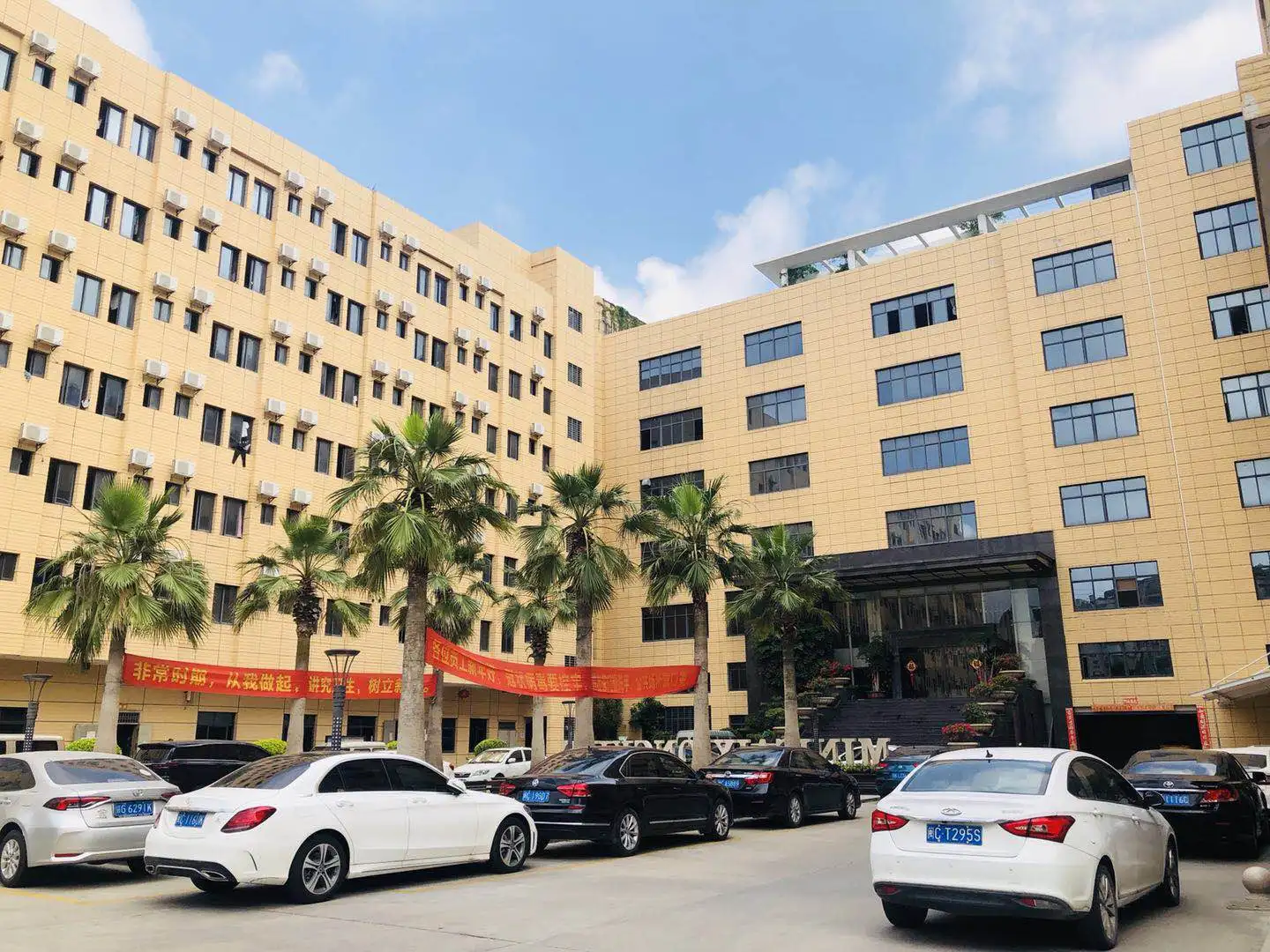 Quanzhou Lulusen Garment Co., Ltd. 2