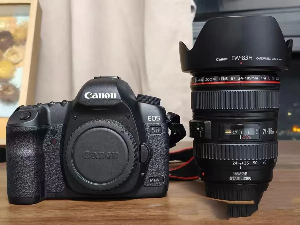 EOS 5D2 Camera - Professional DSLR with 24-105mm Lens