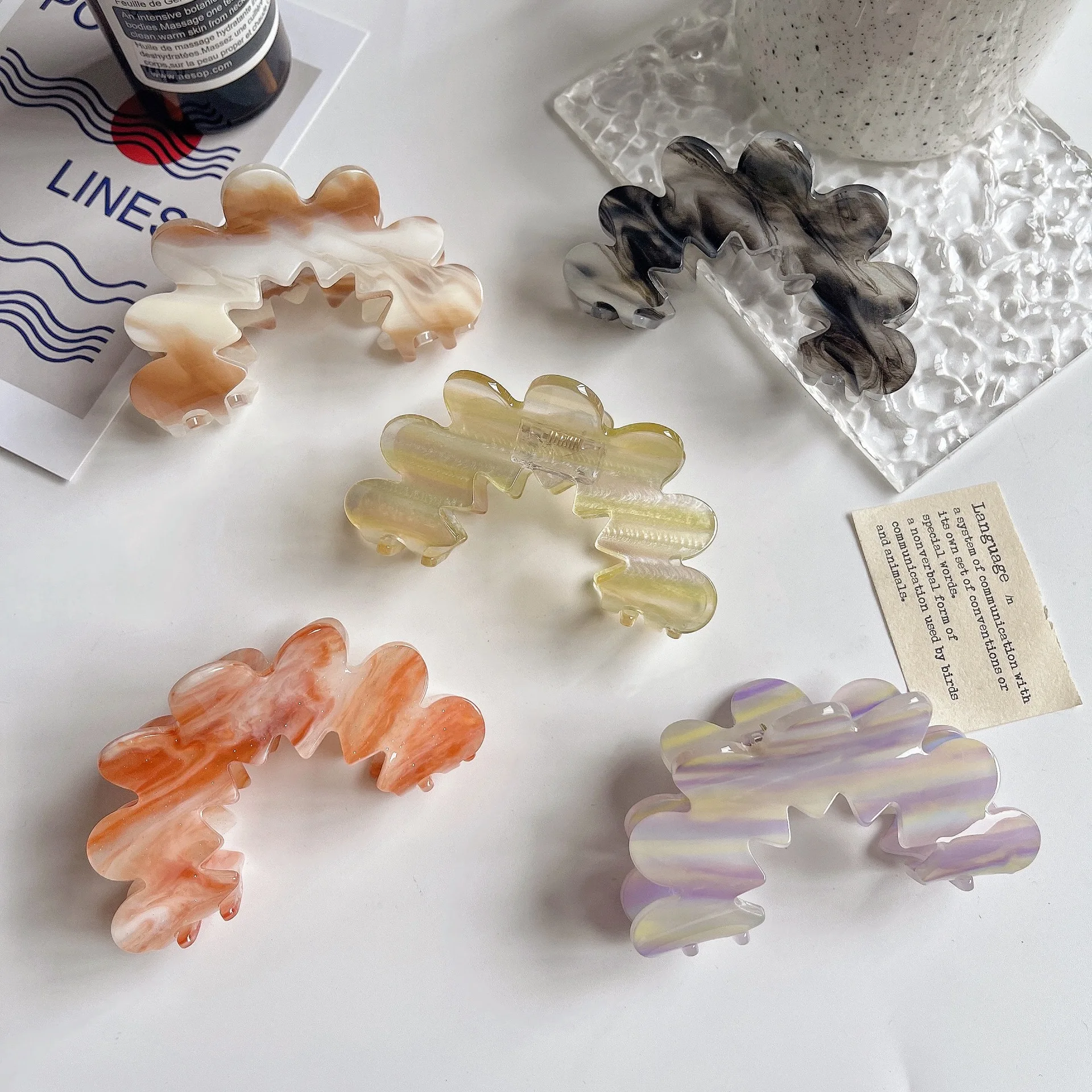 Best Selling Korean Ethnic Style Acrylic Hair Accessories Multi-Color Cute Flower Crystal Clip Hairgrip for Women