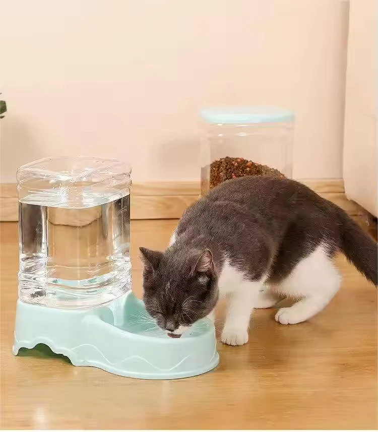 Customized Portable Pet Feeder Water Dispenser Set Automatic Cat Water Bowl for Convenient Use with Dog Cat Made of Plastic manufacture