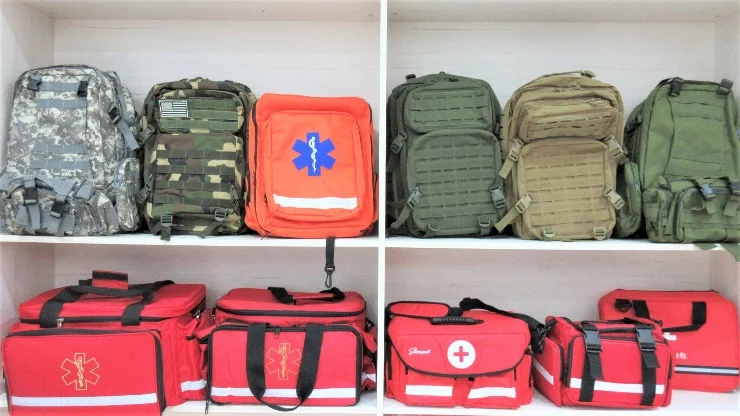 Portable Multi-functional Travel First Aid Kit with 26*19*9cm Size and 3 Years Shelf Life
