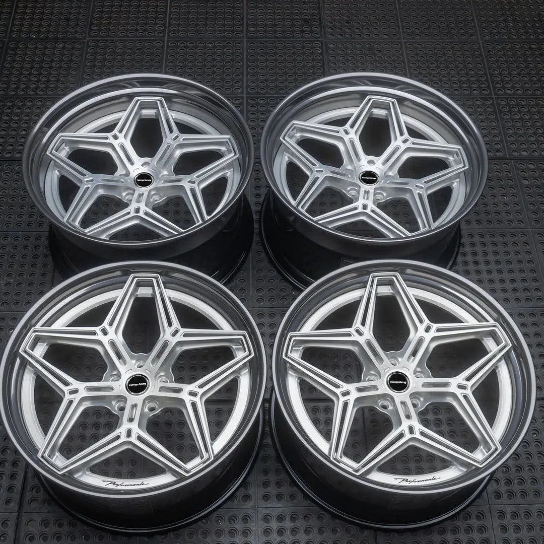 光沢のあるポリッシュ鍛造ホイールブラシ付き2ピース18 19 20 21 22