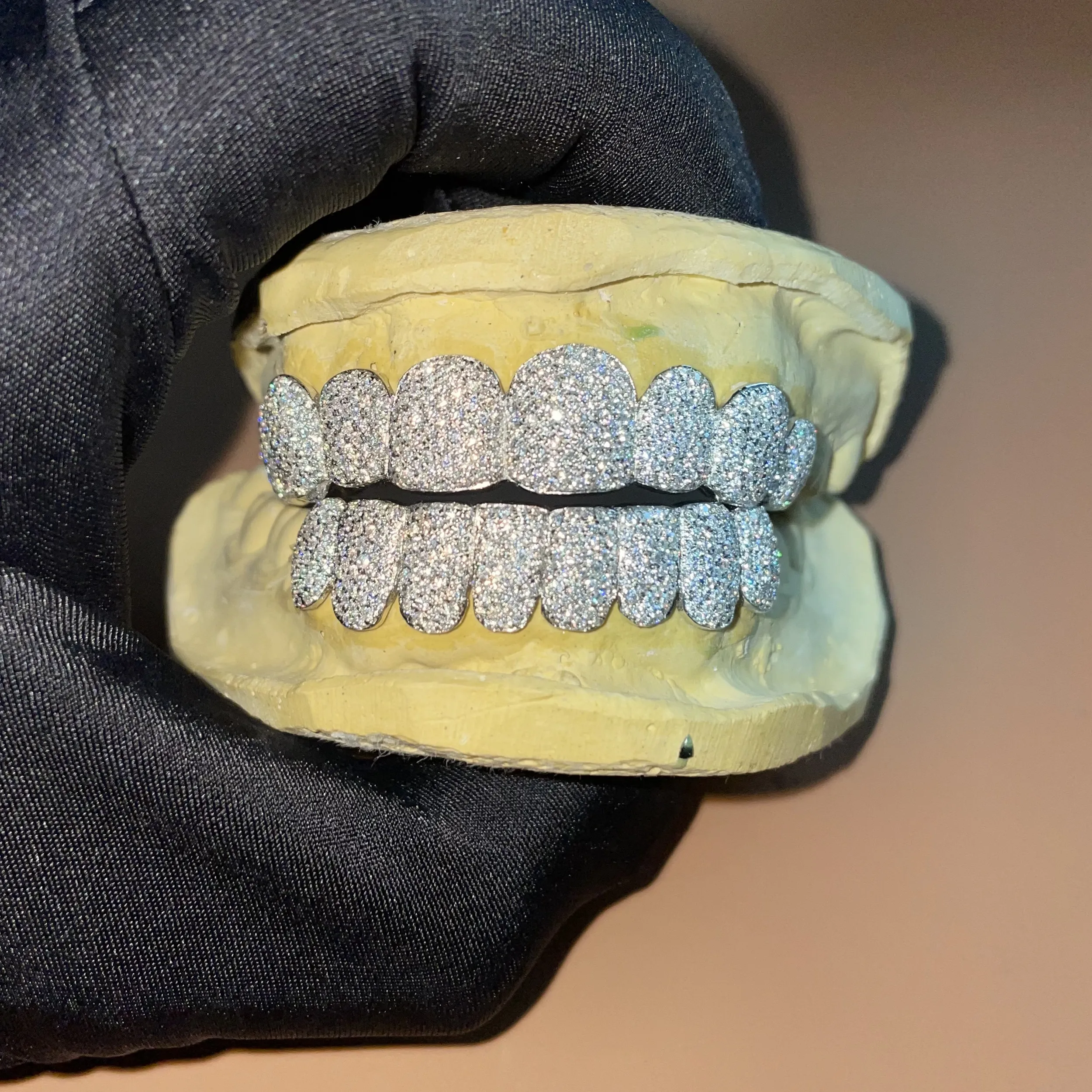 Custom Made Hip Hop Iced Out Gold Bust Down Silver Deep Permcut Vvs