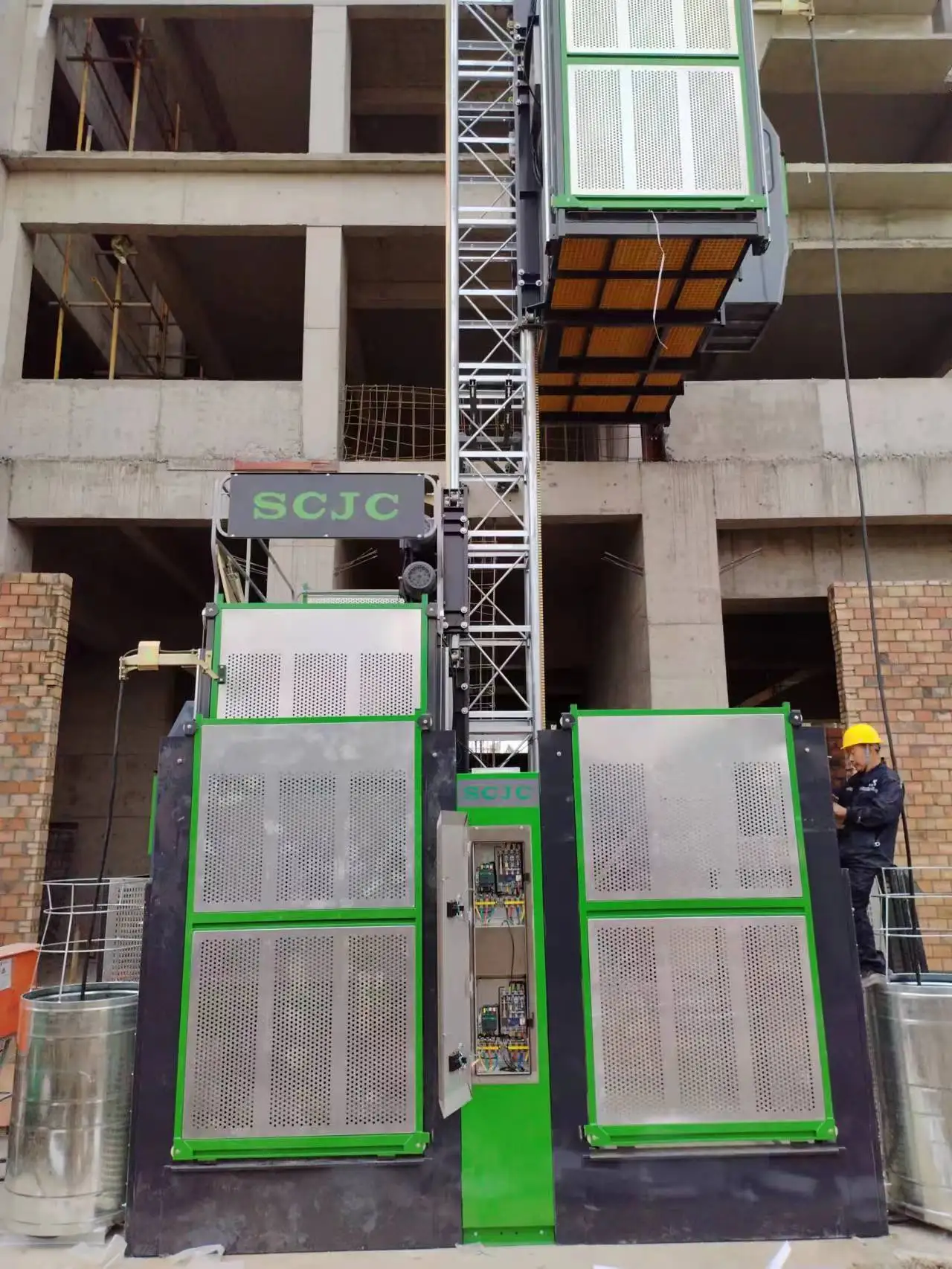 High Performance SC200/200QS1 Construction Hoist for Building Facade and Elevator Shaft Construction for Sale at Low Price supplier