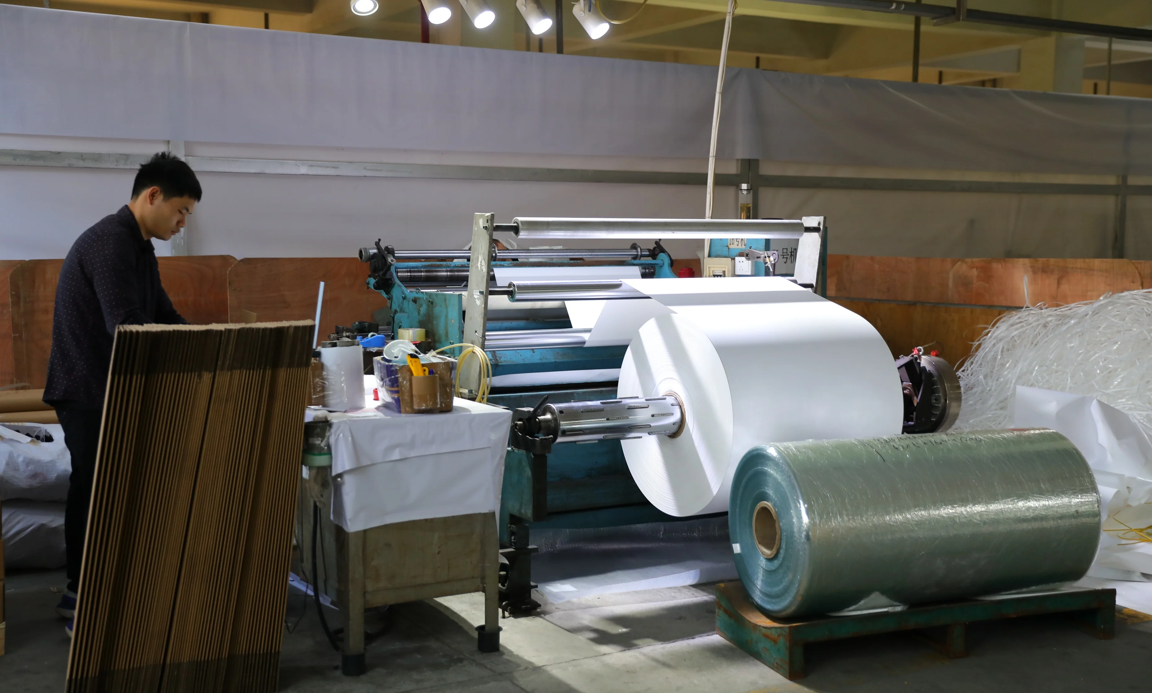 Hot Sale and Factory Price A3 A4 30/60*100cm DTF PET Film A3 A4 30/60cm Heat Transfer DTF Film Roll Sticker Material Factory details