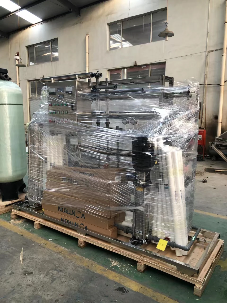 China Manufacturer 5000LPH 5TPH RO Salty Water Treatment System Reverse Osmosis Plant for Drinking Water