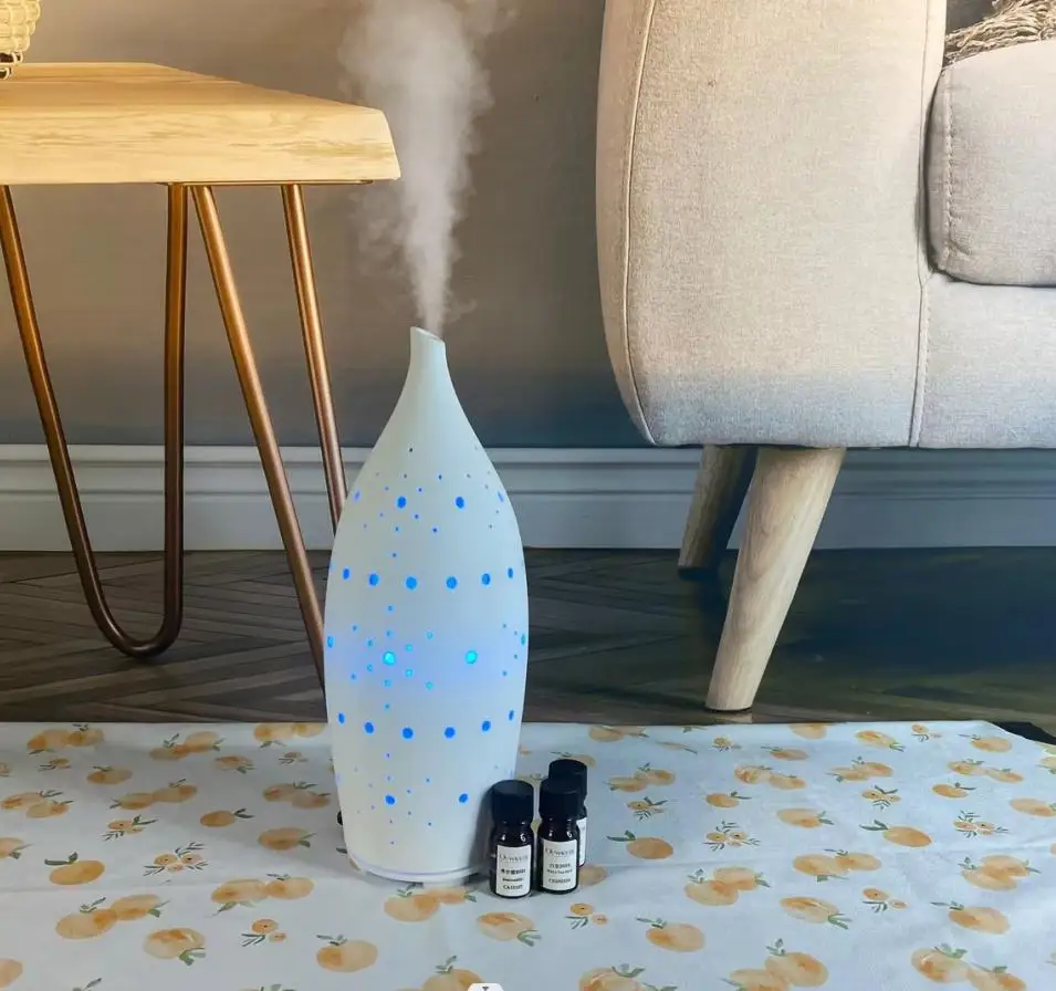 Elegant Customizable Aroma Diffuser Machine Ceramic Cover Screen Electric Office Essential Oil Atomizer French Tabletop