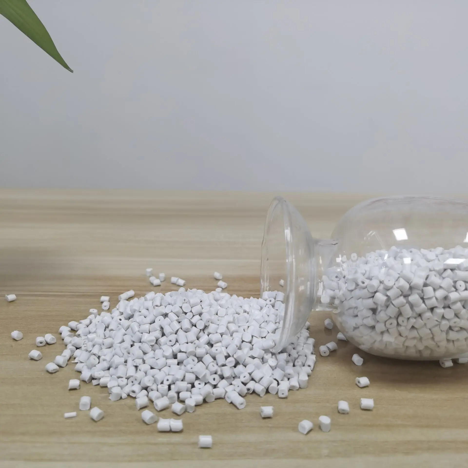 Qishen Virgin PP / PVC / HDPE / LLDPE / LDPE / PET granules / Plastic raw material price