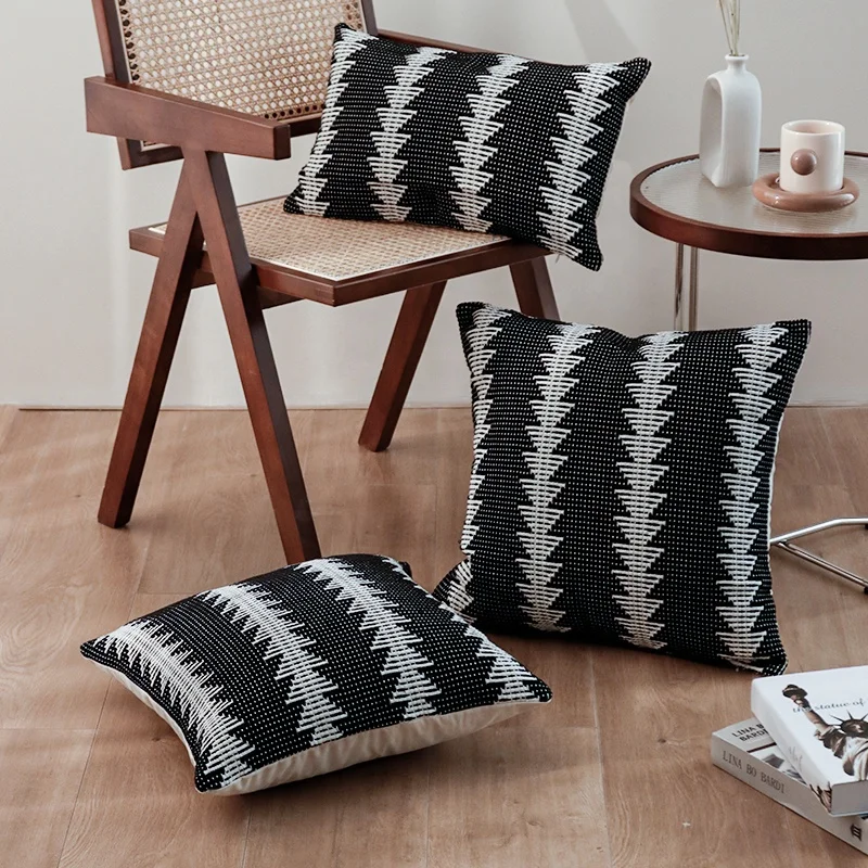 Christmas Decor Black and White Cushion Cover Home Decor Farmhouse Cotton Woven Pillow Case for Living Room