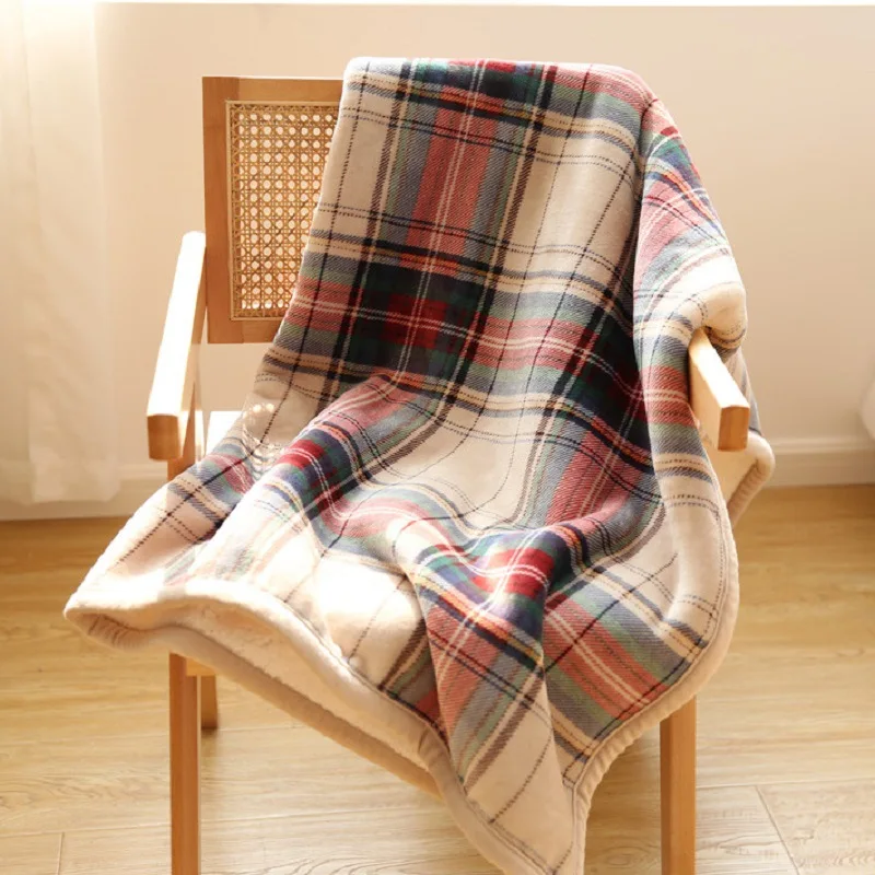 Designer Throw Wholesale Christmas Tartan Flannel blanket Sustainable Plaid Sofa Sherpa Flannel Fleece Throw Blanket details