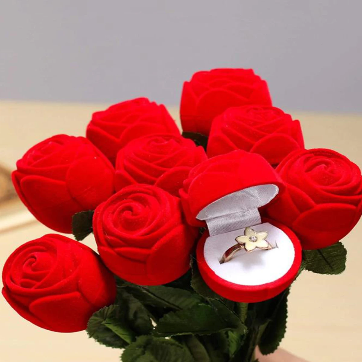 High Quality Valentines Day Romantic Gift Flowers With Jewelry Box ...