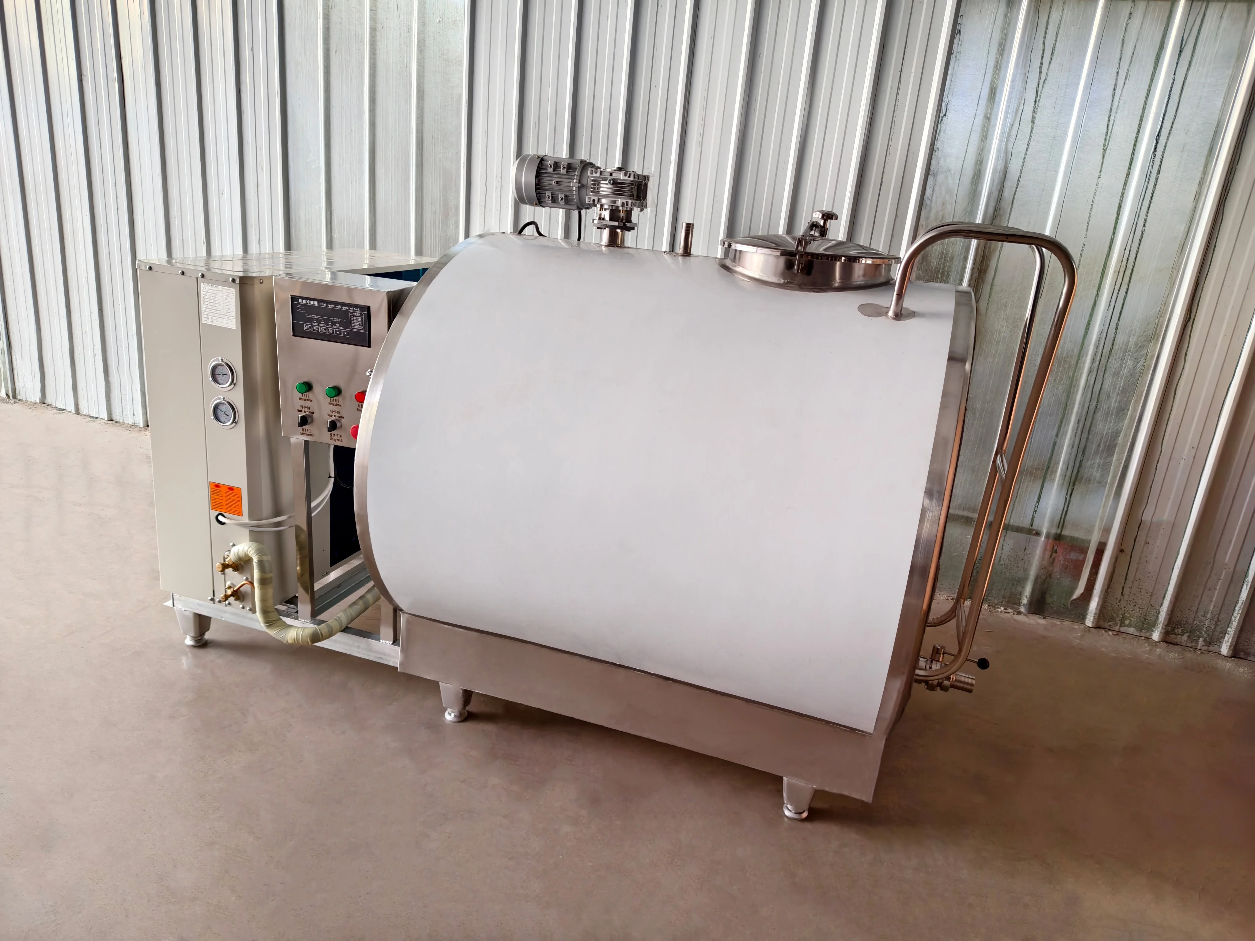 Customized Milk Cooling Storage Tank for Farms Milk Refrigeration Tanks Liquid Preservation Machine