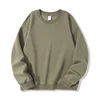 Stile girocollo: verde chiaro