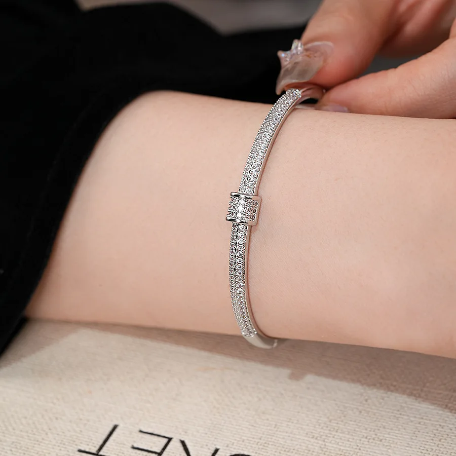 Elegant Gold-Plated Copper Buckle Bangle for Women