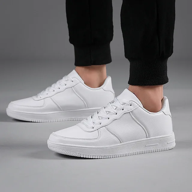 Men's Women's Retro Skateboard Shoes in White Pure Black Low-Top Autumn Casual Sports Shoes with Flat Bottom Plus Size